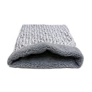 saco de dormir para gatos na cor cinza